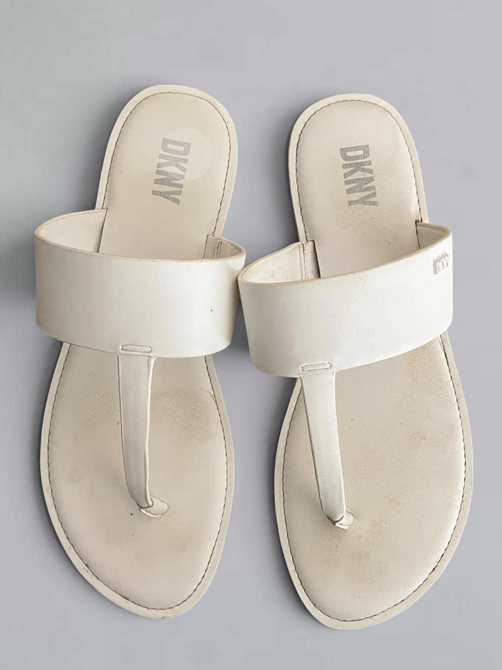 DKNY Shannon White T-Strap Flat Sandals Size 7